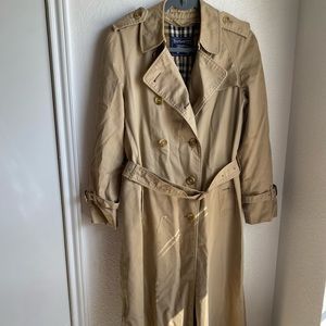 Vintage Burberry womens trench coat